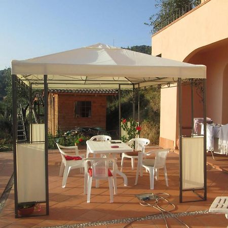 Room In Villa - Room In The Hills With Garden And Sea View San Salvatore  Екстер'єр фото