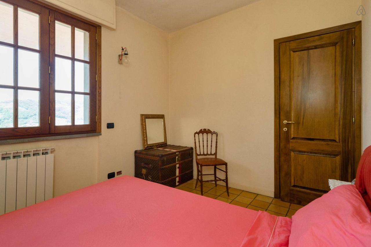 Room In Villa - Room In The Hills With Garden And Sea View San Salvatore  Екстер'єр фото